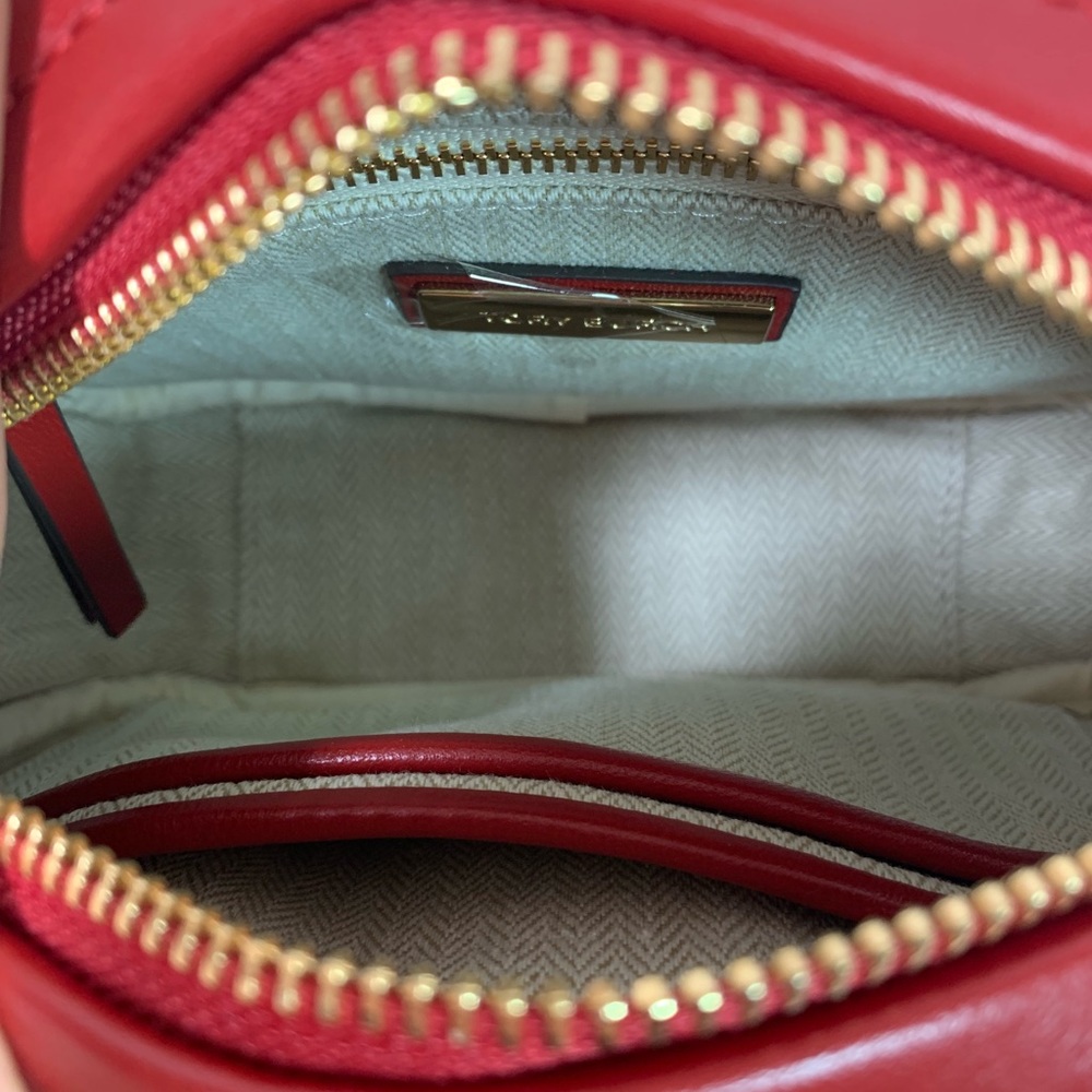 NEW Tory Burch Kira Chevron Red Apple Leather Small Camera Bag/Crossbody Bag - Picture 7 of 12